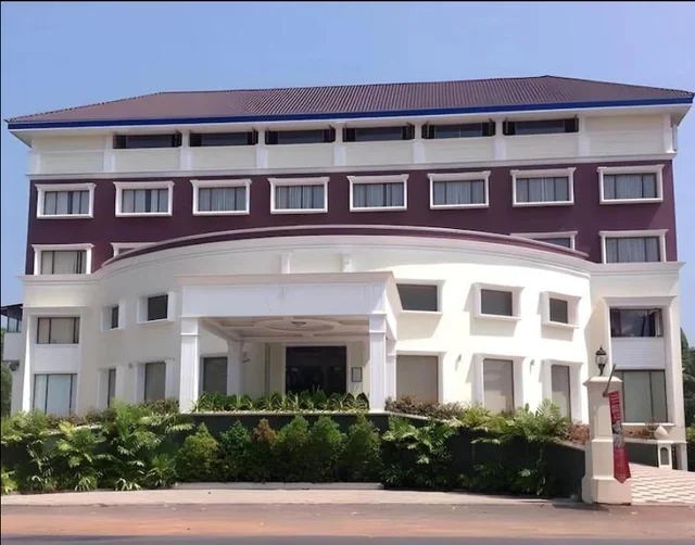 Hotel Bonanza exterior facade in Alleppey