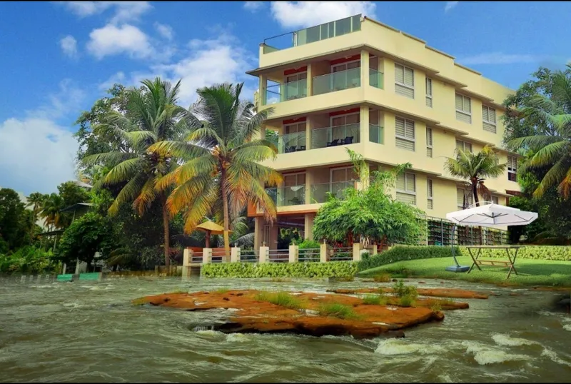 Riverine Suites infinity pool