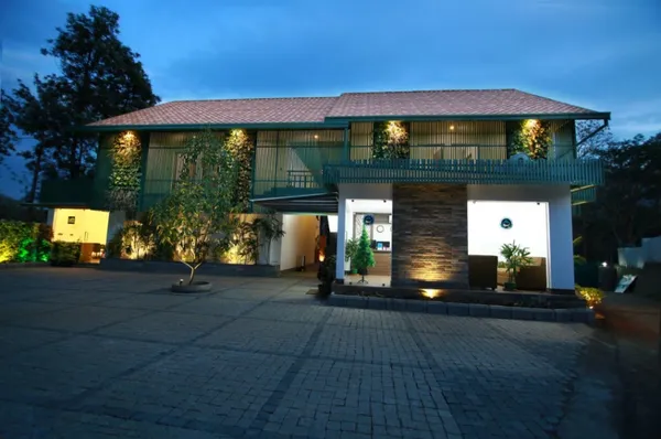 Silver Storm Resort exterior facade in Athirapally