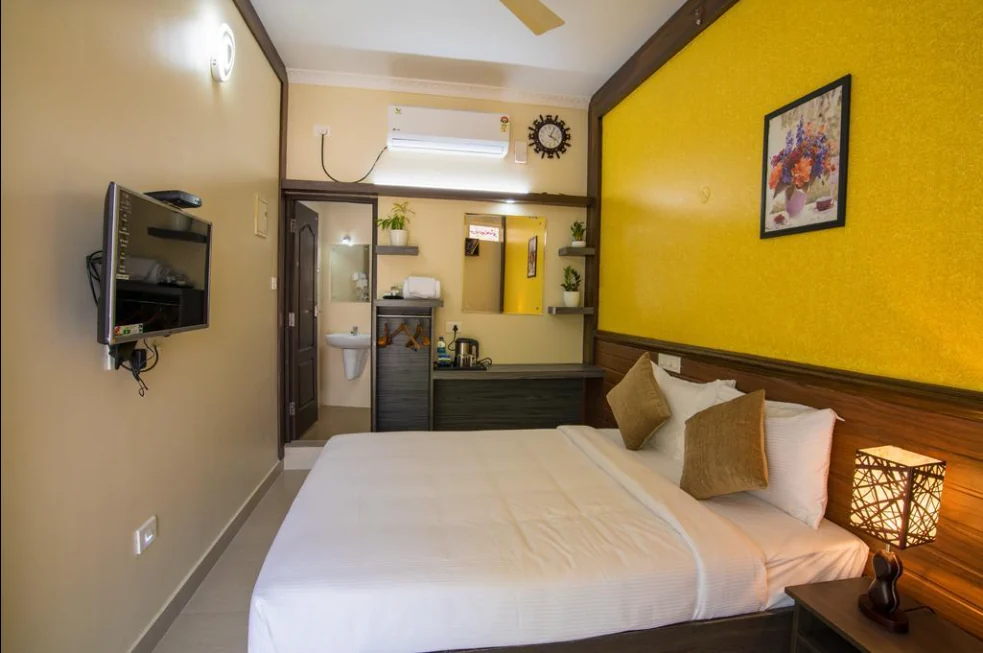 Base9 Airport Hotel Cochin lobby