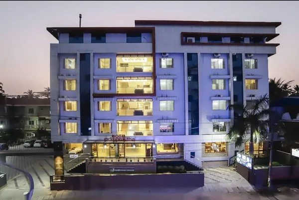 Hotel Sreepati Indraprastha exterior facade in Guruvayur