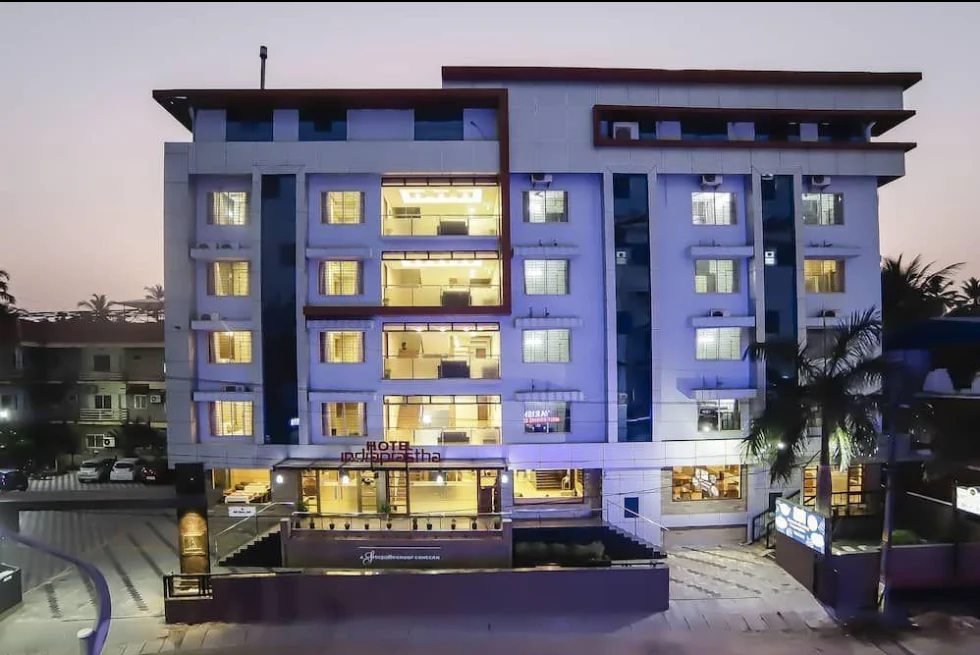 Exterior facade and entrance of Hotel Sreepati Indraprastha in Guruvayur