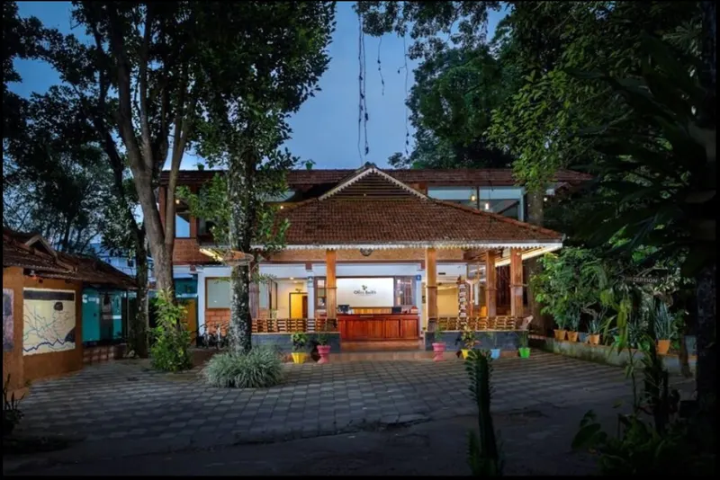 Coffee Routes swimming pool and landscaped gardens