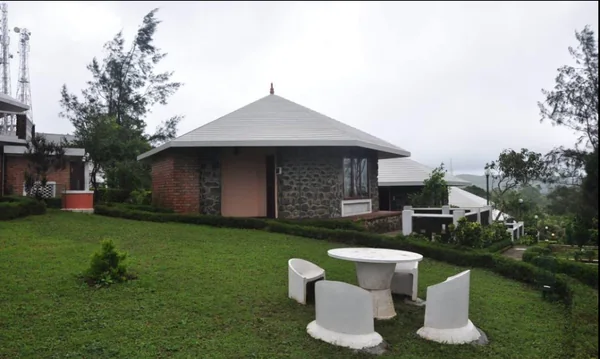Thrishangu Heaven Resort Kuttikkanam exterior facade in Vagamon